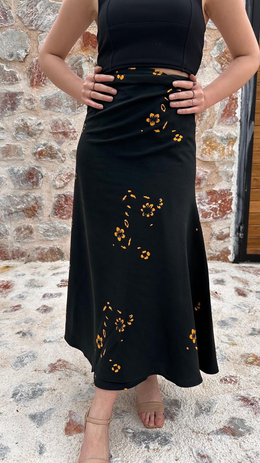 Siyah çiçek desenli etek - Görsel 3