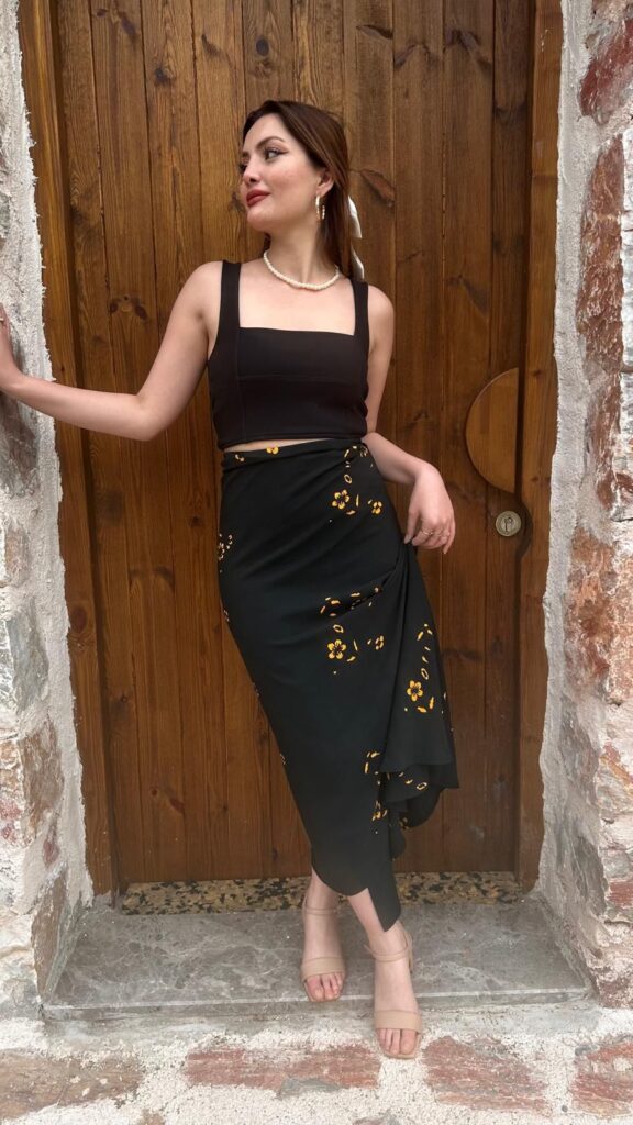 Siyah Sarı Çiçek Desenli Etek